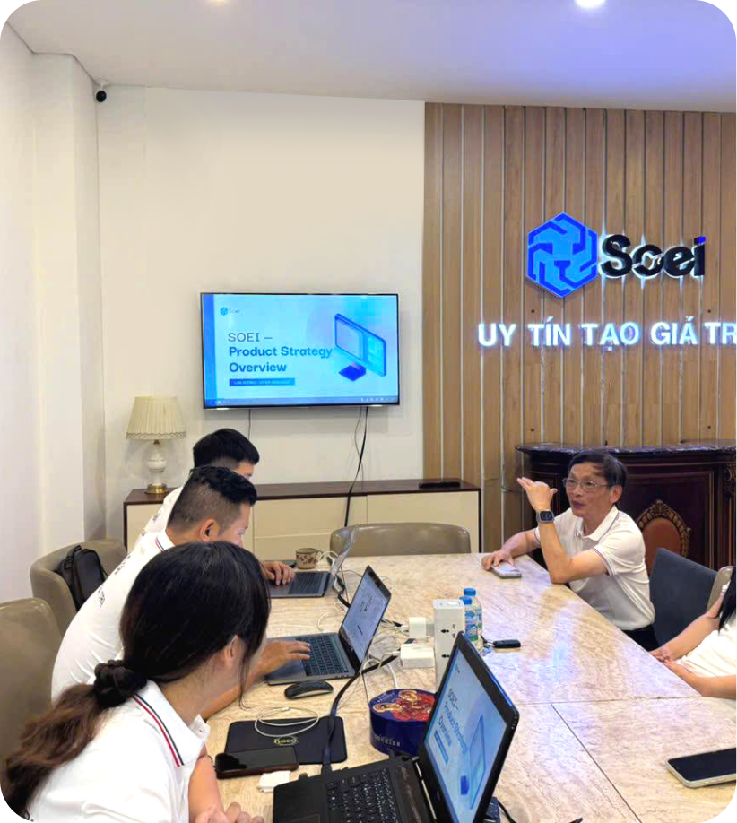 Soei team meeting discussing product strategy